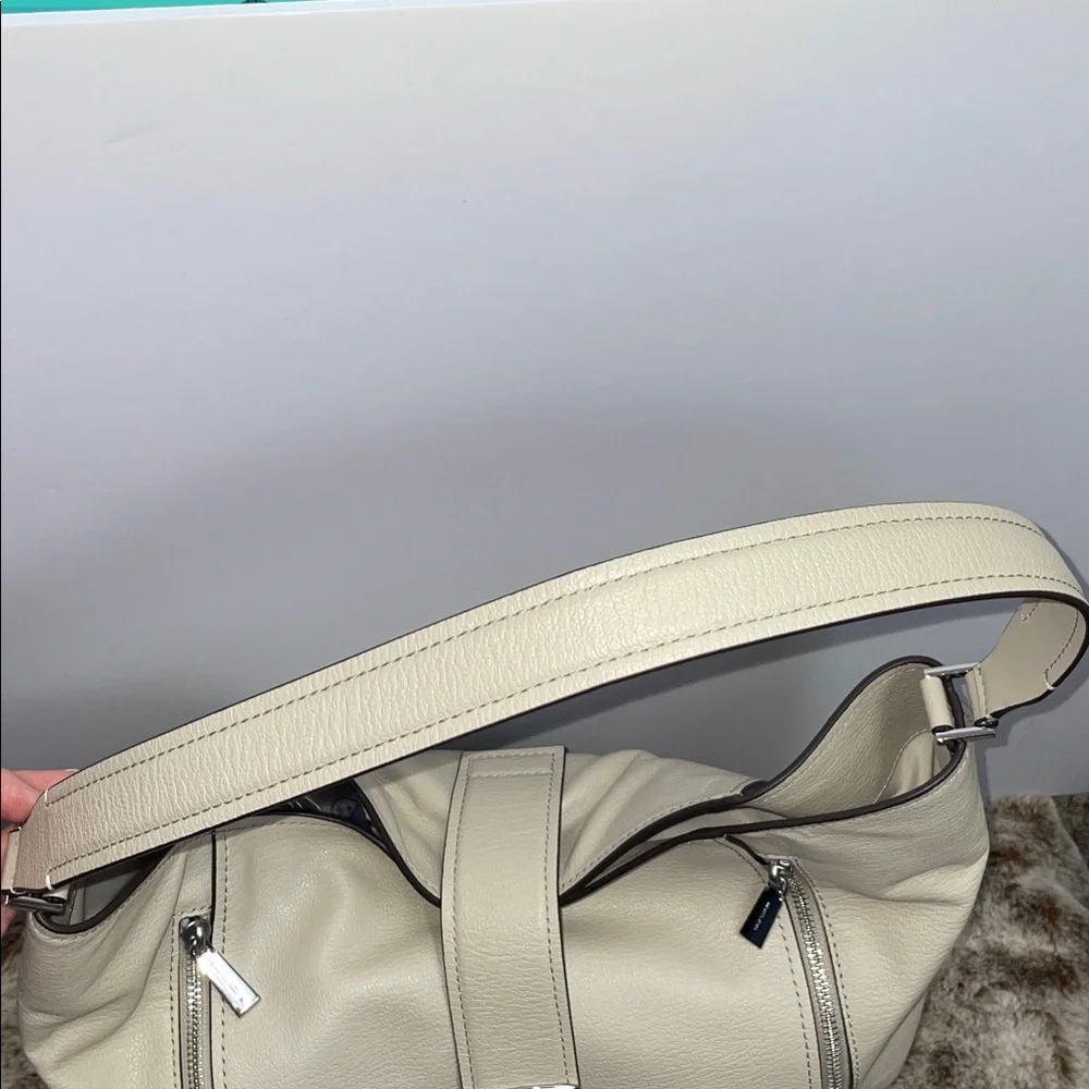 Michael Kors ‘Addie’ Large Leather Shoulder Bag - Picture 8 of 16